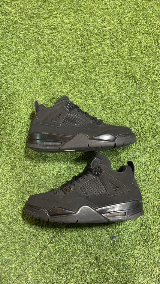 BLACK CAT RETRO 4 SZ. 7Y (PO) (No Box)