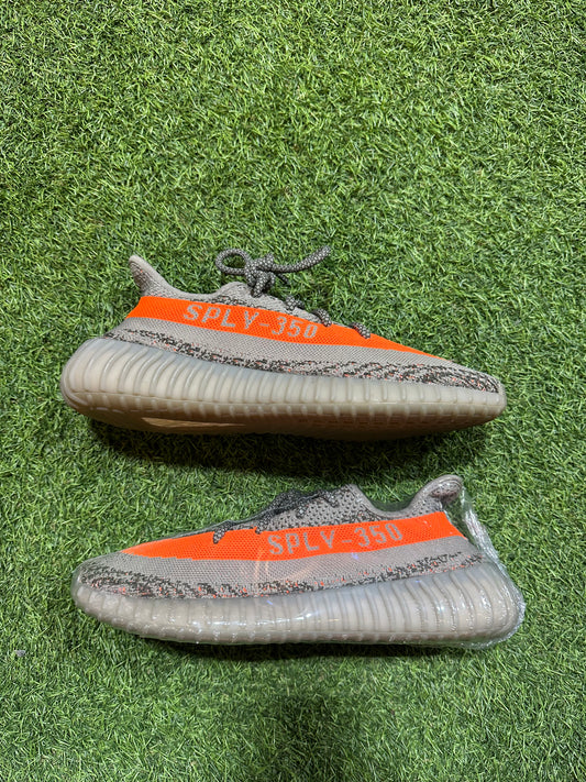 YEEZY V2 BELUGA REFLECTIVE SZ. 9 (PO)