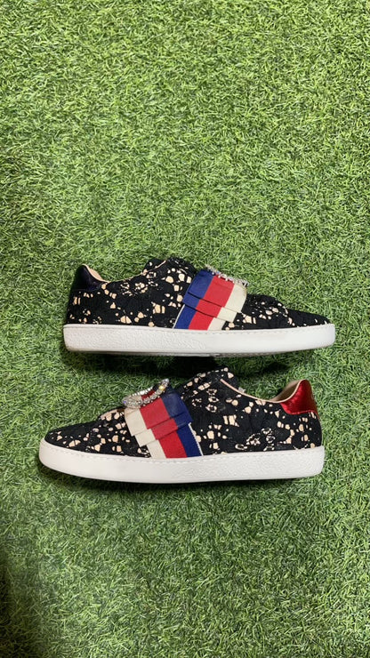 GUCCI LACE ACE CRYSTAL SZ. 7W (PO)