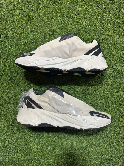 YEEZY 700 SZ. 13 (PO)