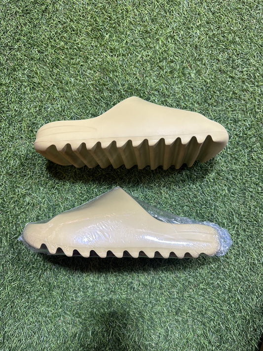 Resin Yeezy Slides Sz 9 (PO)