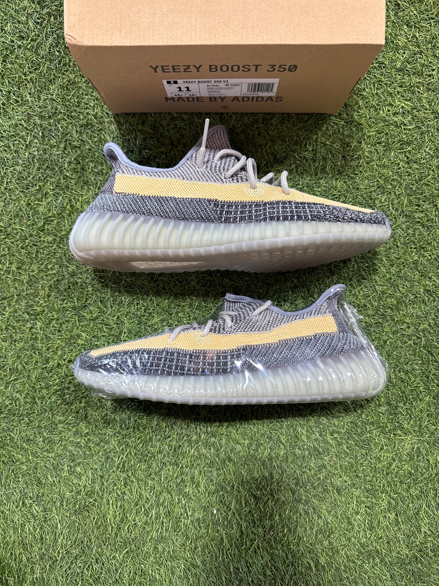 YEEZY 350 ASH BLUE SZ. 11 (PO)