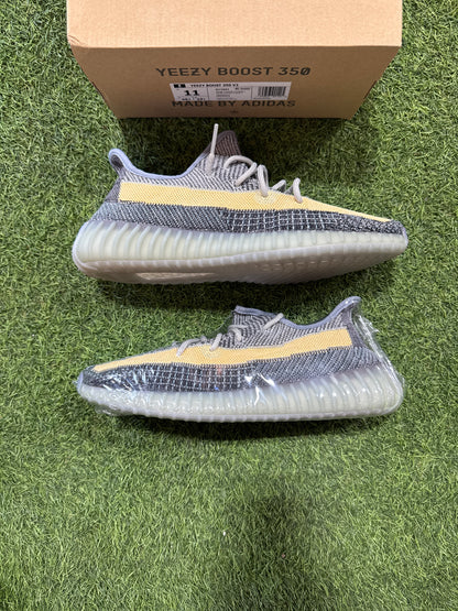 YEEZY 350 ASH BLUE SZ. 11 (PO)