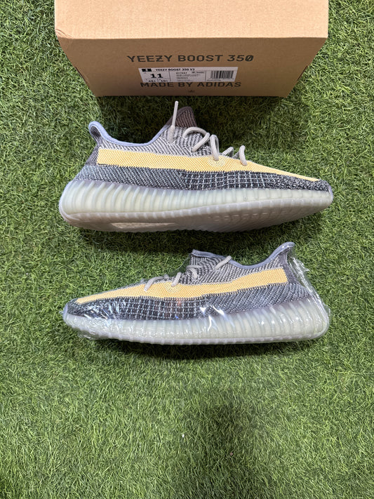 YEEZY 350 ASH BLUE SZ. 11 (PO)