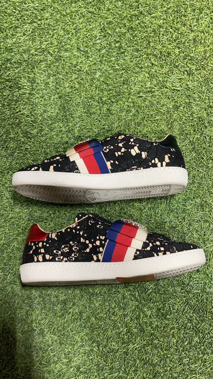 GUCCI LACE ACE CRYSTAL SZ. 7W (PO)