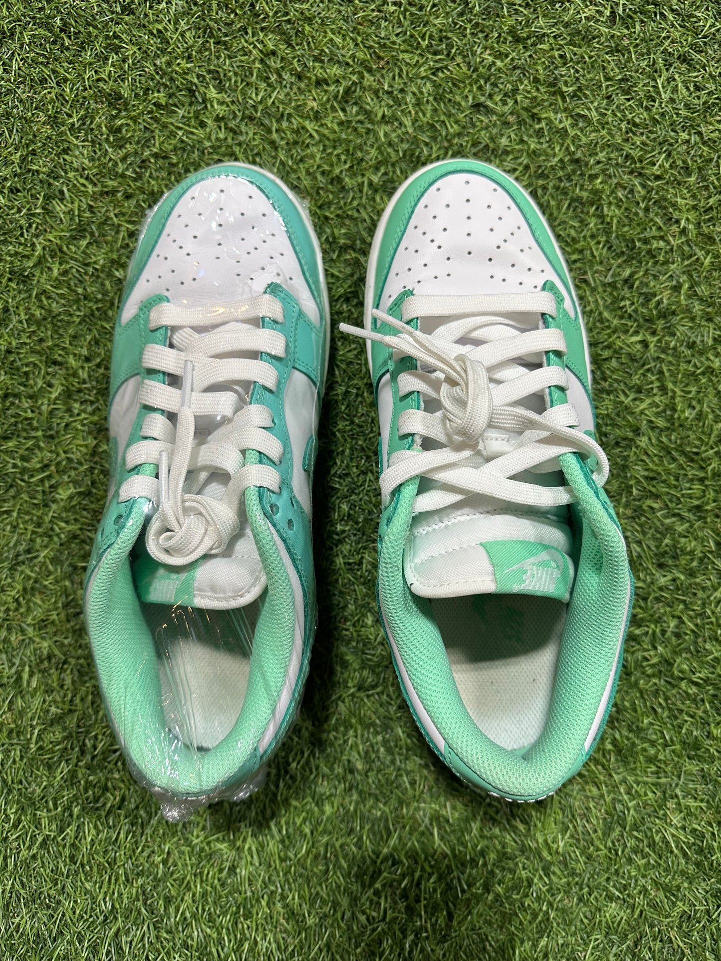 GREEN GLOW DUNK SZ. 6.5Y (PO)