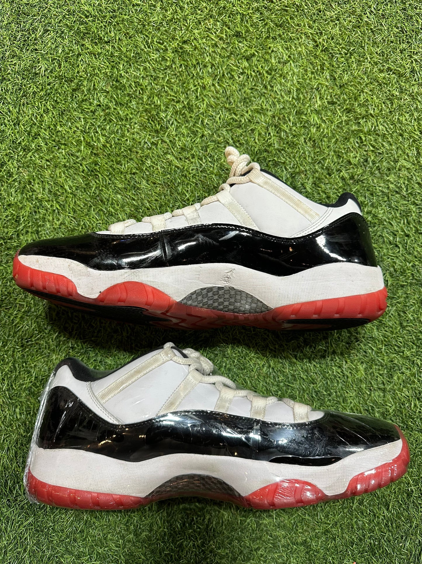 RETRO 11 LOW BRED SZ. 14 (PO) (No Box)