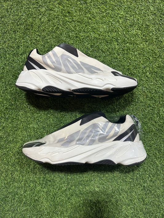 YEEZY 700 SZ. 13 (PO)