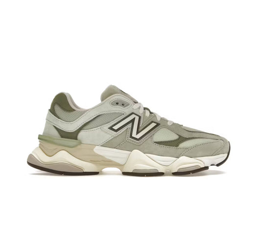 NEW BALANCE 9060 OLIVINE SZ. 7 (New)